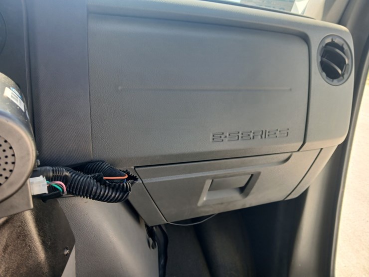 2009-ford-e450-image-54
