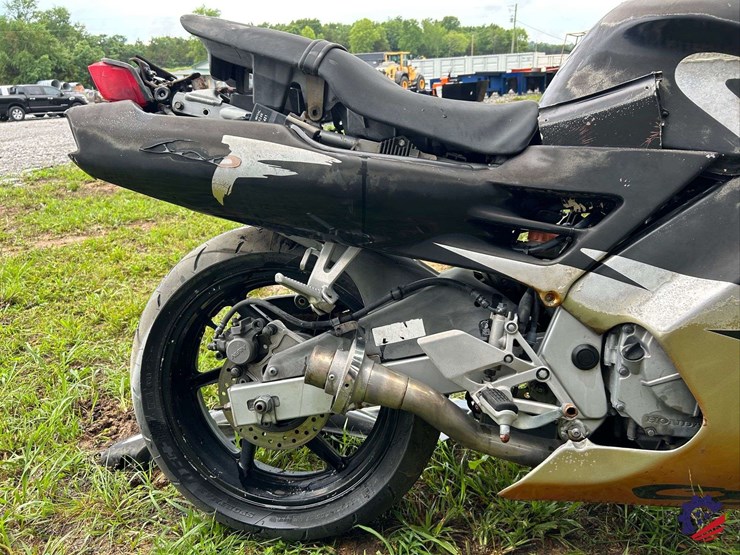 1994-honda-cbr600f-motorcycle-image-12
