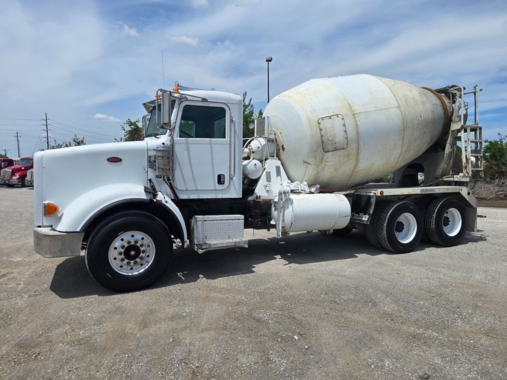 2009-peterbilt-365-image-4