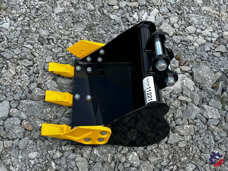 unused-2026-ce-16in-toothed-bucket-image-4