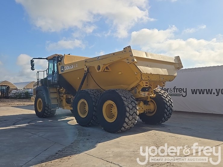 2023-deere-260e-image-3