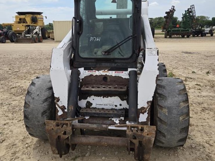 2009-bobcat-s330-image-2