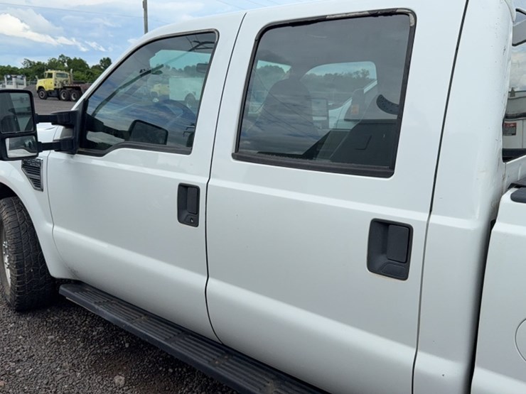 2010-ford-f250-image-14