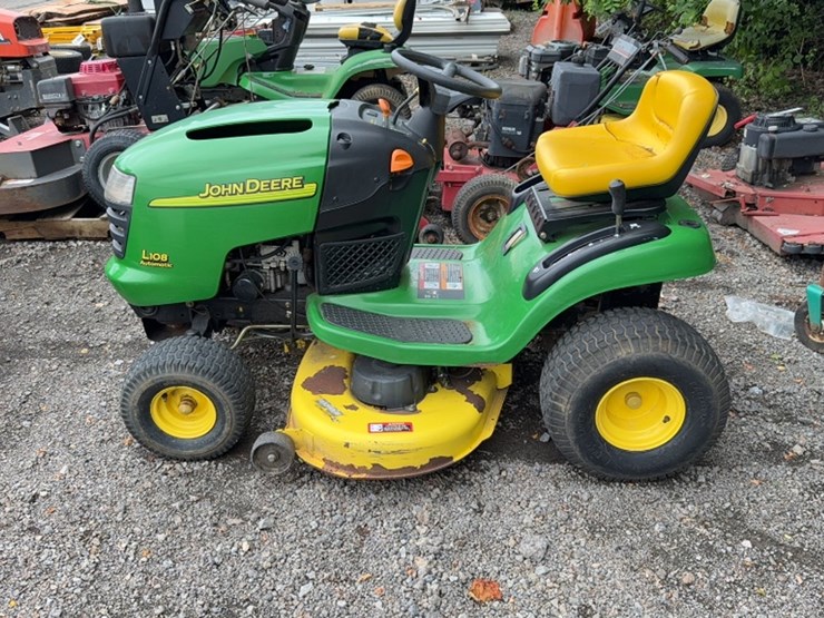 john-deere-l108-image-6
