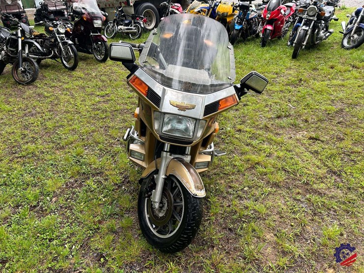 1985-honda-gl1200-(goldwing)-l-motorcycle-image-5