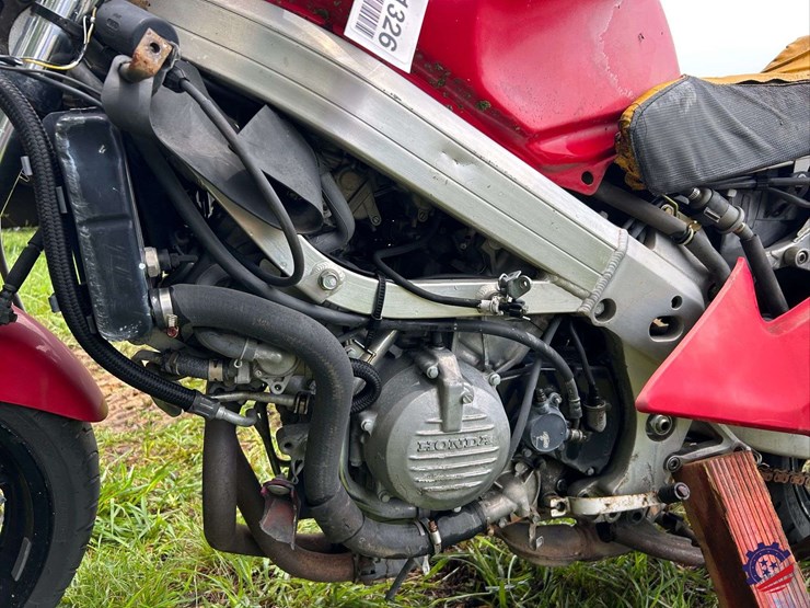 1997-honda-vf750-(interceptor-750)-motorcycle-image-6