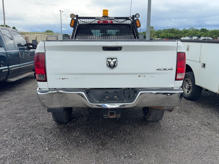 2015-dodge-2500-image-9