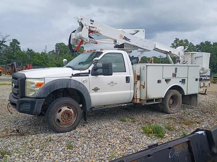 2011-ford-f550-image-2