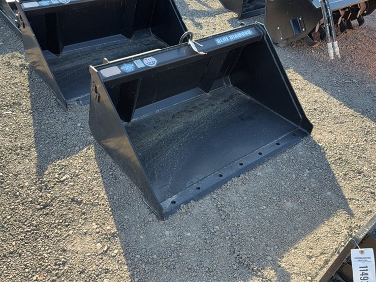 #2050-•-blue-diamond-44"-mini-skid-steer-smooth-bucket-image-1