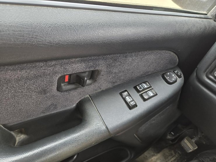 2001-chevrolet-silverado-1500-image-27