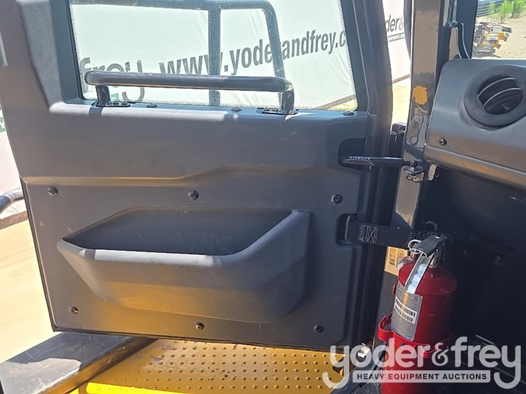 2023-deere-260e-image-48