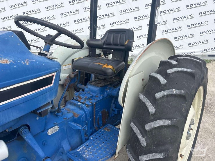 2002-farmtrac-35-image-13