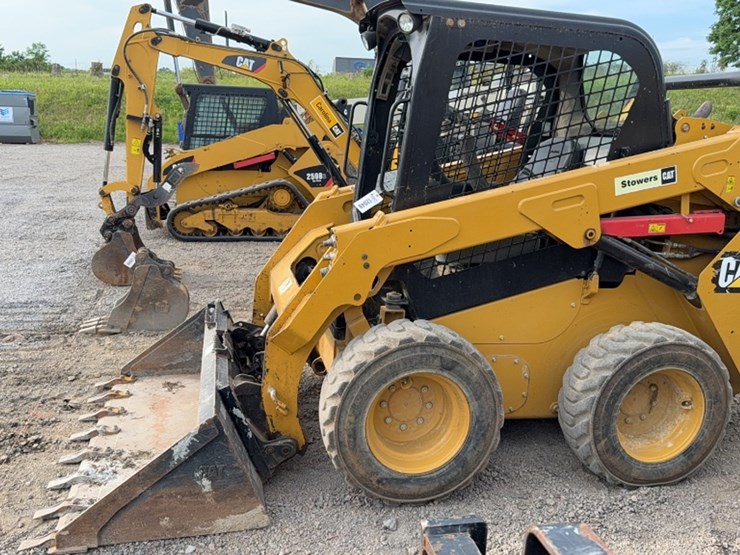 caterpillar-242d-image-12