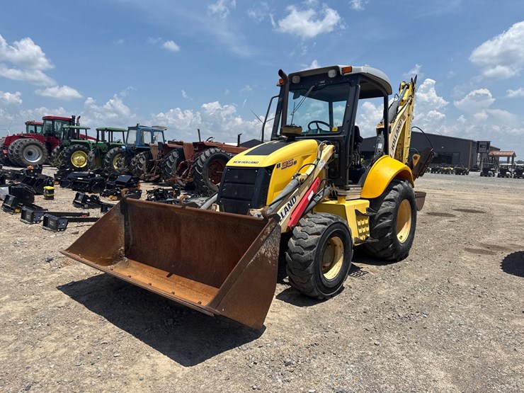 2009-new-holland-b95b-image-1