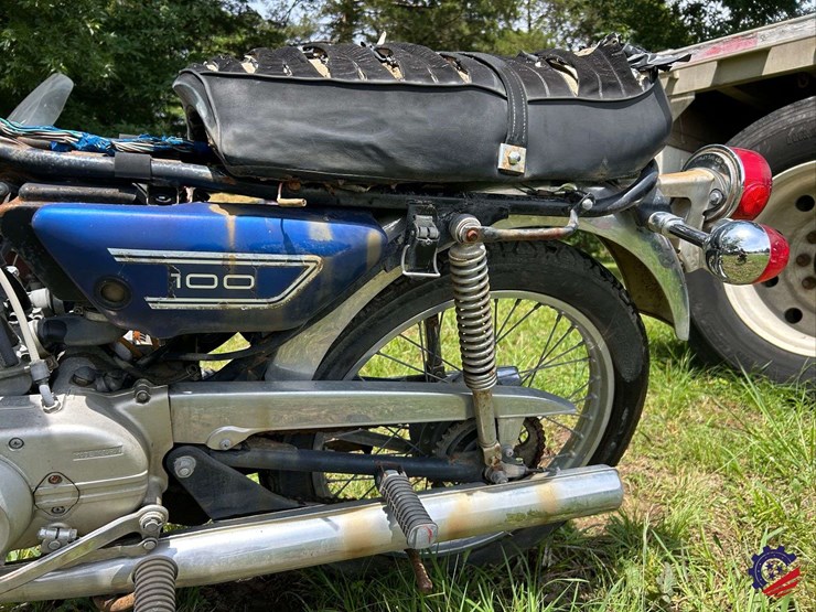 yamaha-100-motorcycle-image-9