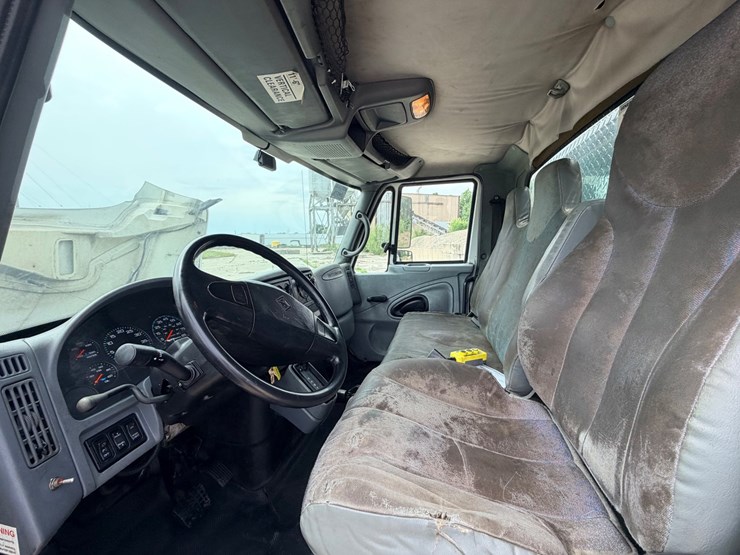 2005-international-durastar-4300-image-72