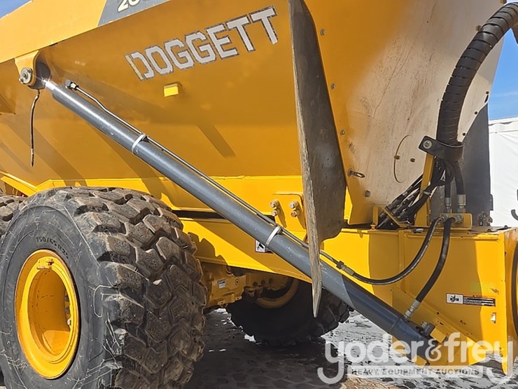 2023-deere-260e-image-19