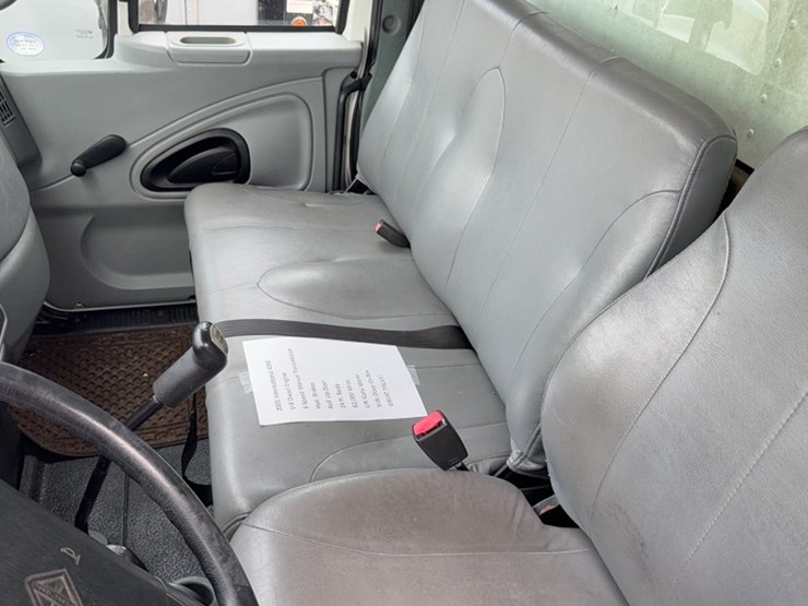 2005-international-durastar-4200-image-17