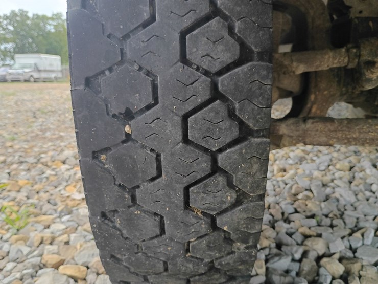 2011-ford-f550-image-88