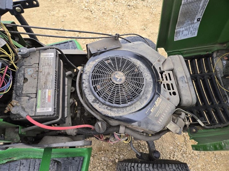 john-deere-235-image-8