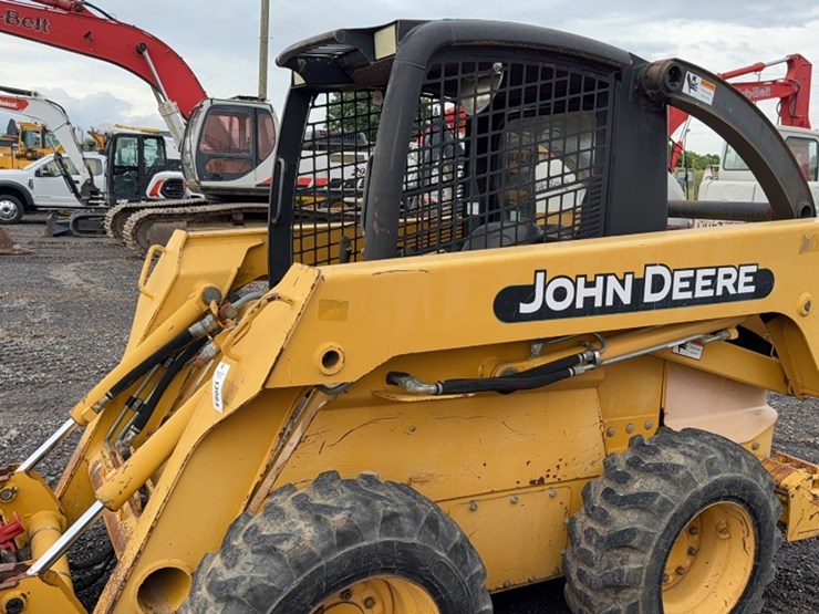 john-deere-260-image-10