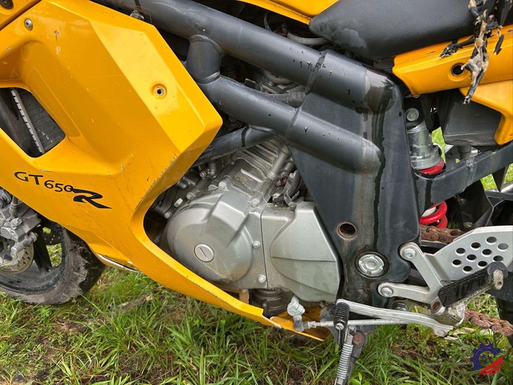 2008-hyosung-gt650-motorcycle-image-12