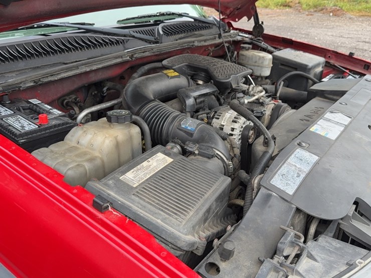 2005-chevrolet-3500-image-24