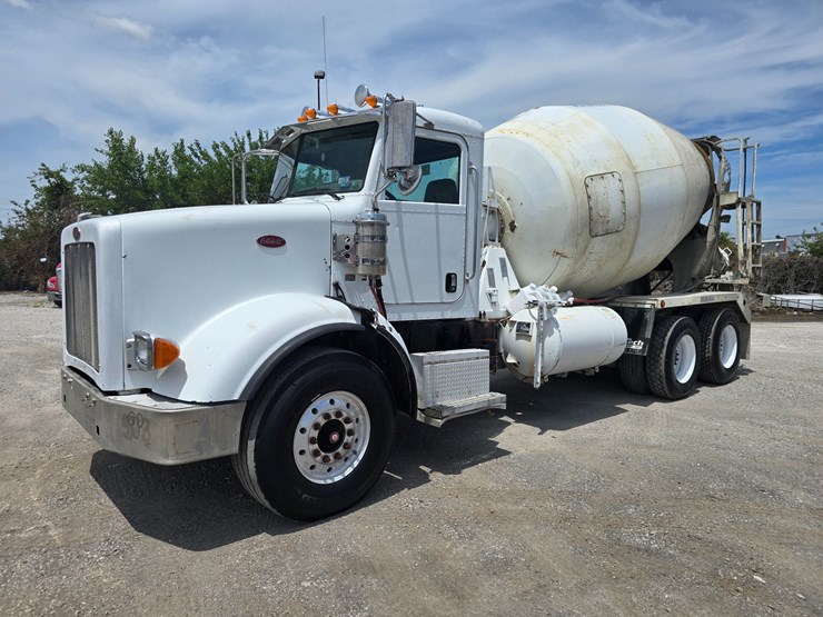 2009-peterbilt-365-image-3
