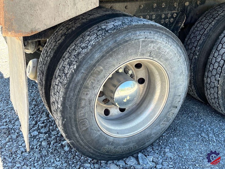 2017-kenworth-t680-image-11