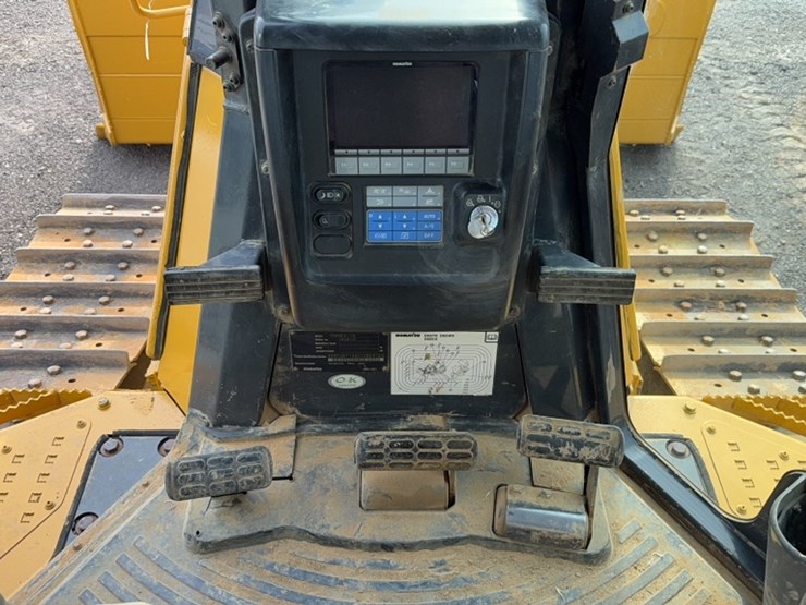 komatsu-d65ex-image-13