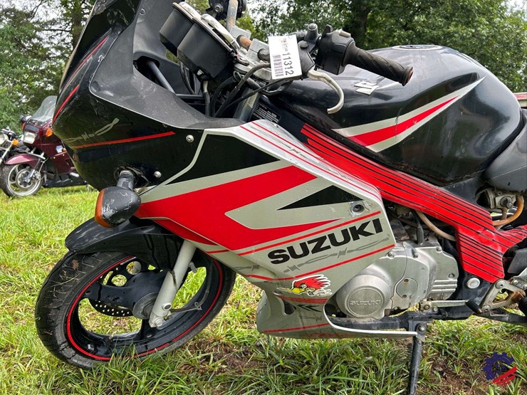 2005-suzuki-gs500-fh-motorcycle-image-6