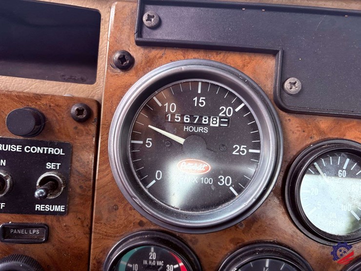 2006-peterbilt-335-image-66