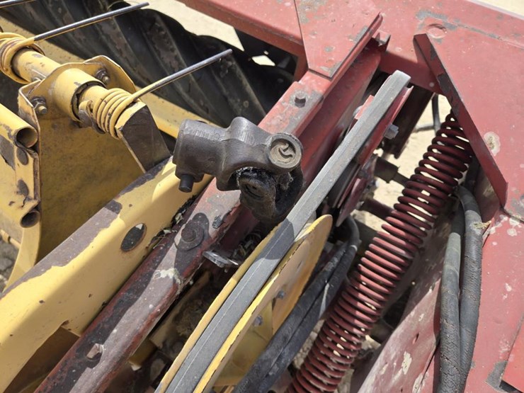 new-holland-489-image-12