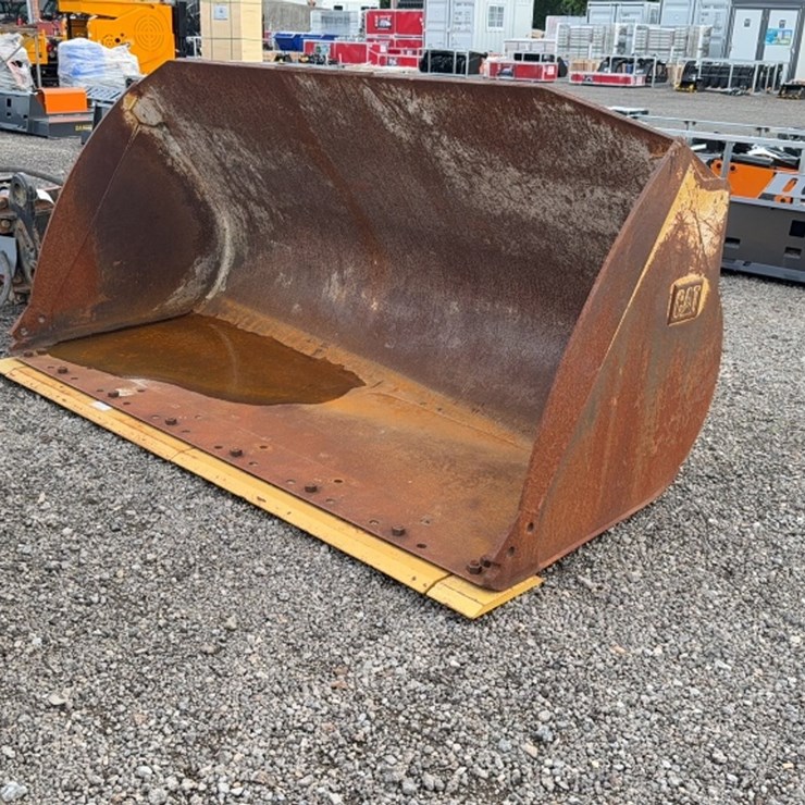 #2085 • CAT 108" LOADER BUCKET