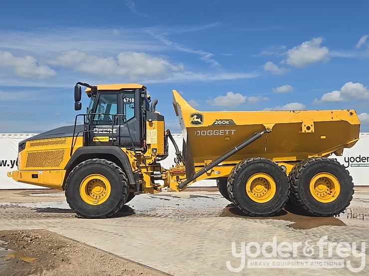 2023-deere-260e-image-2