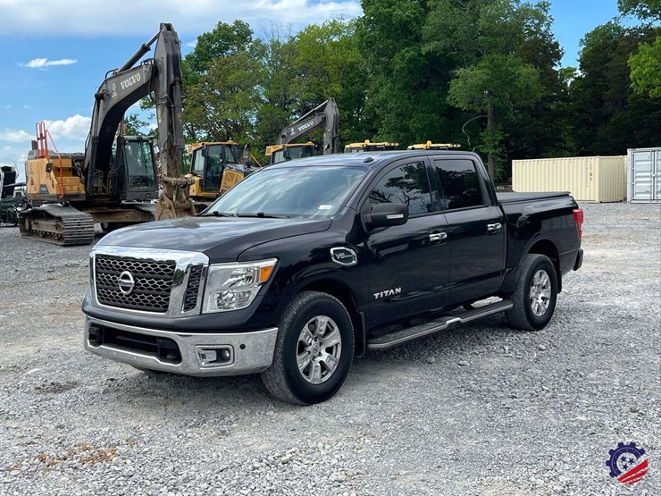 2017-nissan-titan-image-12