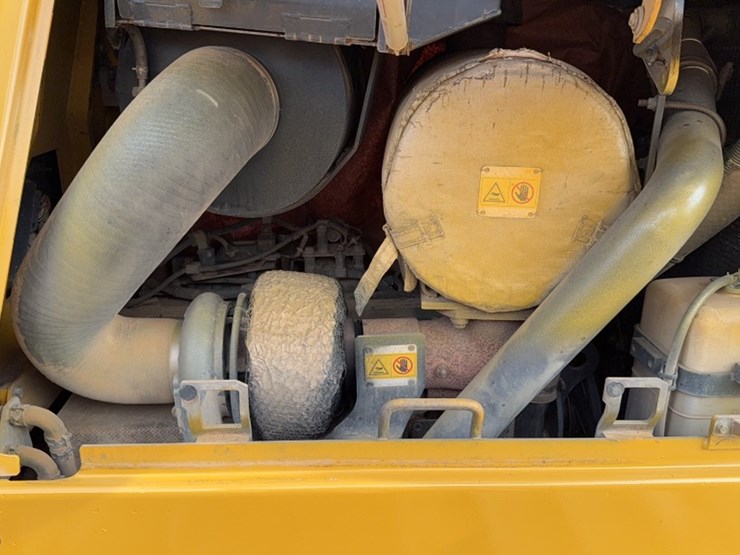 komatsu-d65ex-image-6