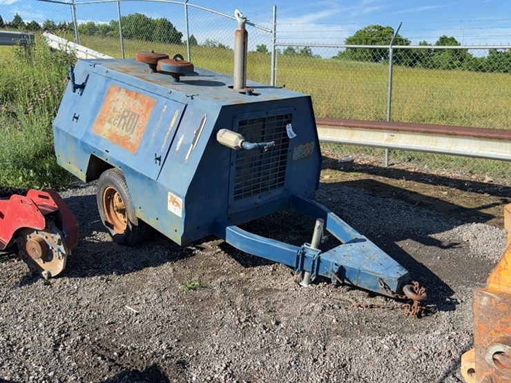 john-deere-330-image-2