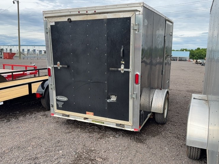 #3003-•-leonard-11'-enlosed-bumper-pull-trailer-image-4