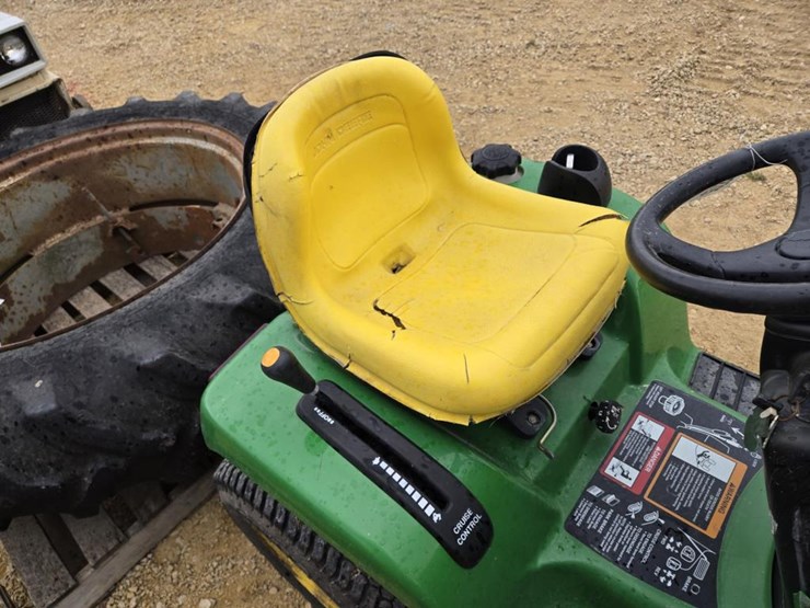john-deere-235-image-6