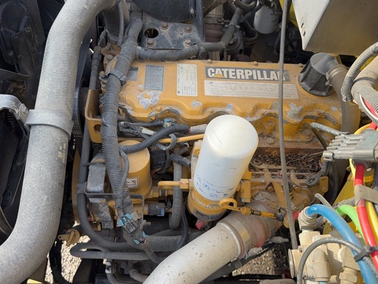 2001-caterpillar-3126-image-23