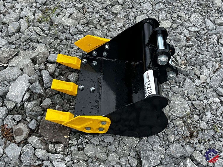 unused-2026-ce-16in-toothed-bucket-image-4