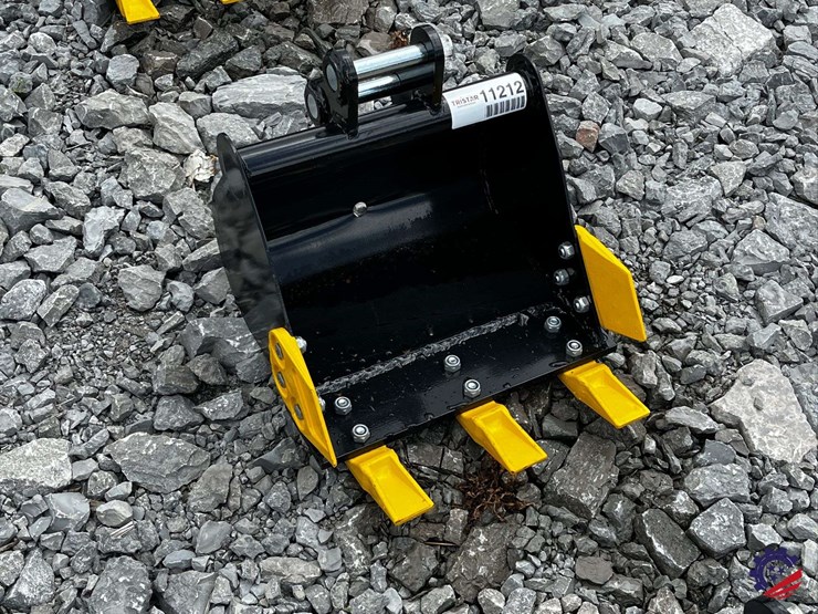 unused-2026-ce-16in-toothed-bucket-image-1
