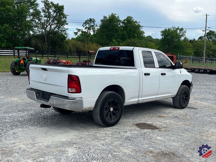 2014-dodge-1500-image-24