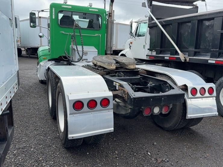 2014-peterbilt-386-image-9