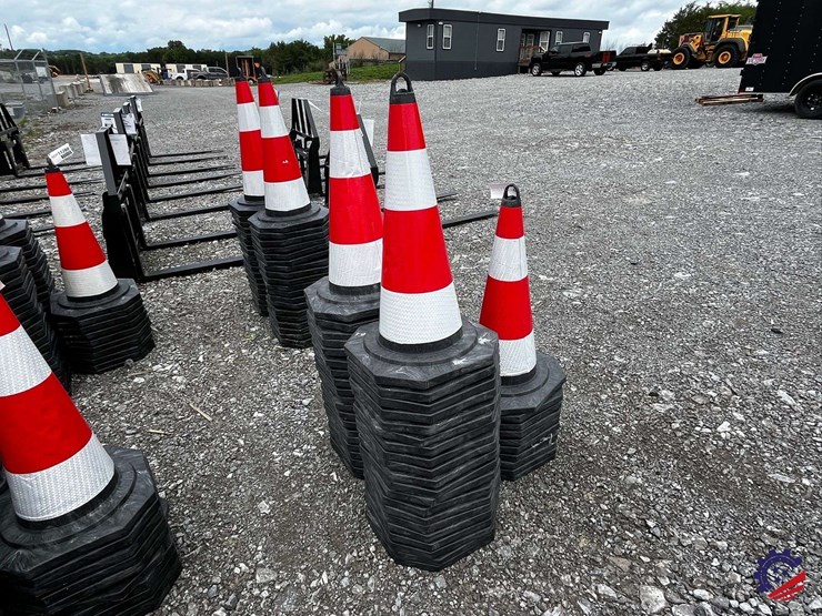 unused-2026-ce-irstc-safety-traffic-cones-image-6