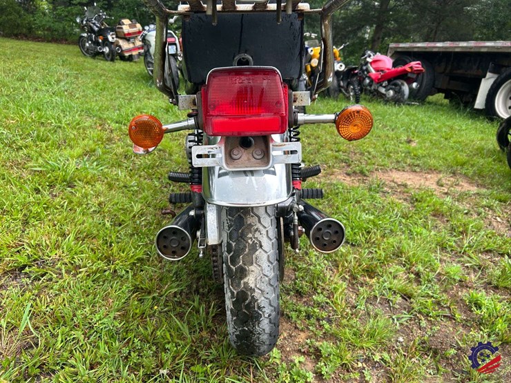 2008-suzuki-gs550e-motorcycle-image-11