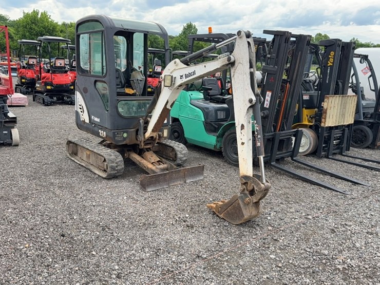 2014-bobcat-324-image-3