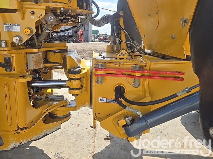 2023-deere-260e-image-16
