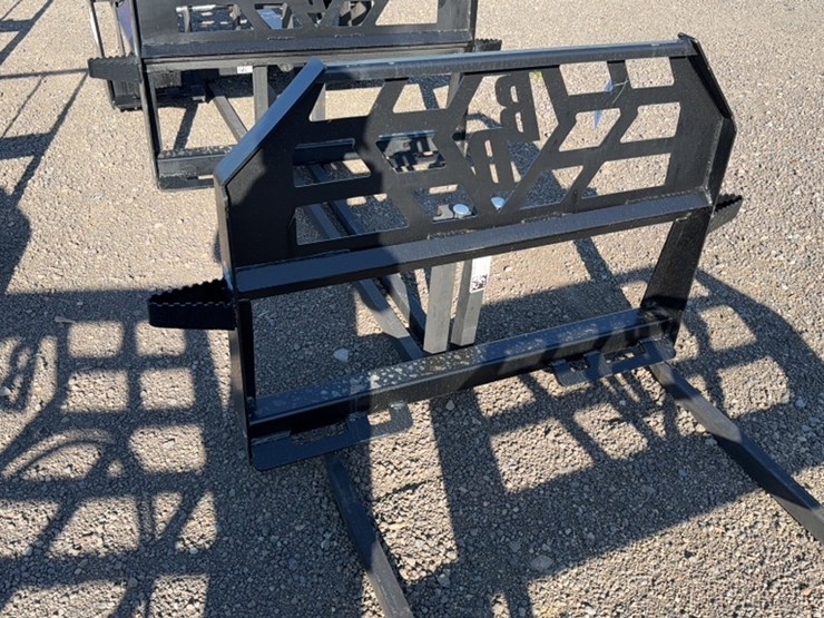 #2039-•-blue-diamond-48"-skid-steer-block-pallet-forks-image-3